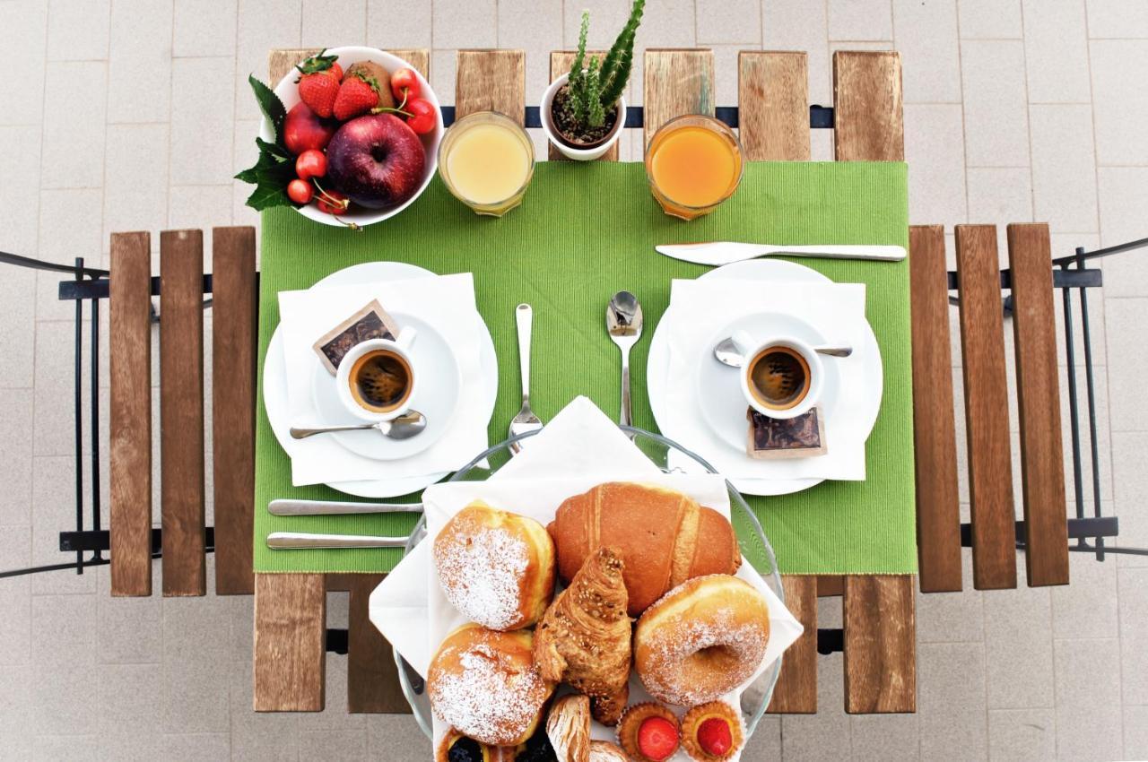 Hotel Aria Di Mare - Bed & Brunch In Centro A ริชโชเน ภายนอก รูปภาพ