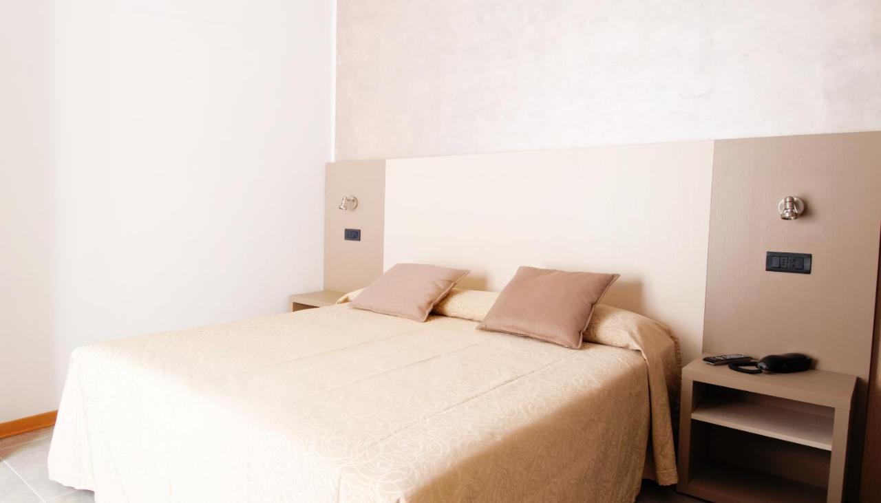 Hotel Aria Di Mare - Bed & Brunch In Centro A ริชโชเน ภายนอก รูปภาพ